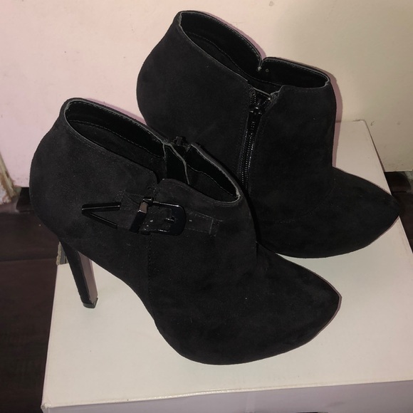 AlDO Black Ankle Booties Heels - Picture 4 of 8